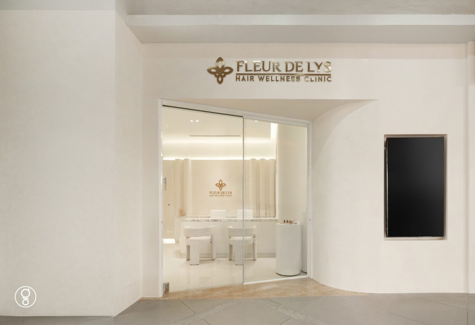 Fleur De Lys K Village – หน้าร้าน ออกแบบภายในโดย Gratitude Design